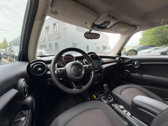 Foto 5 van MINI 3-Deurs 1.5 Cooper Automaat|Airco|Cruise|Navi|Nieuwe APK|