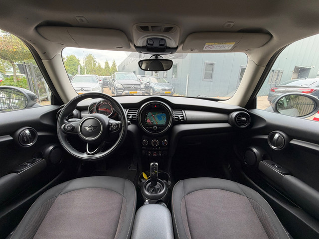 Foto 6 van MINI 3-Deurs 1.5 Cooper Automaat|Airco|Cruise|Navi|Nieuwe APK|