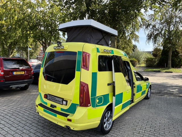 Foto 9 van Volvo V70 D5 AWD Nilsson AMBULANCE / Camper 4 zitplaatsen