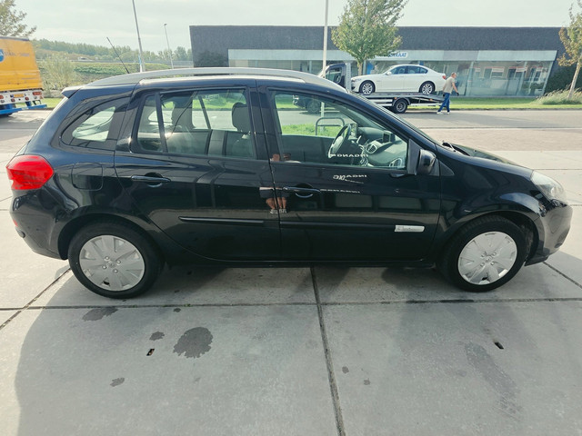 Foto 6 van Renault Clio Estate 1.5 dCi Collection - Clima - Cruise -