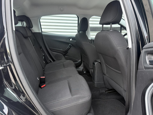 Foto 3 van Peugeot 208 1.2 PureTech Blue Lease Executive 2e Eigenaar|Navi|Carplay|PDC|Clima|Cruise|Elek ramen|L