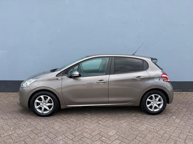 Foto 4 van Peugeot 208 1.2 PureTech Style - Navigatie