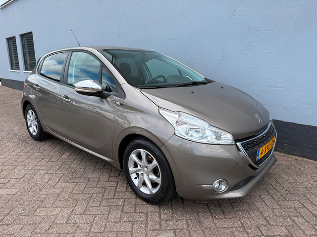 Foto 6 van Peugeot 208 1.2 PureTech Style - Navigatie