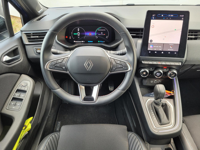 Foto 8 van Renault Clio 1.6 E-Tech Full Hybrid 145 esprit Alpine | Bose Audio | Dode Hoek Detectie | Groot Navi