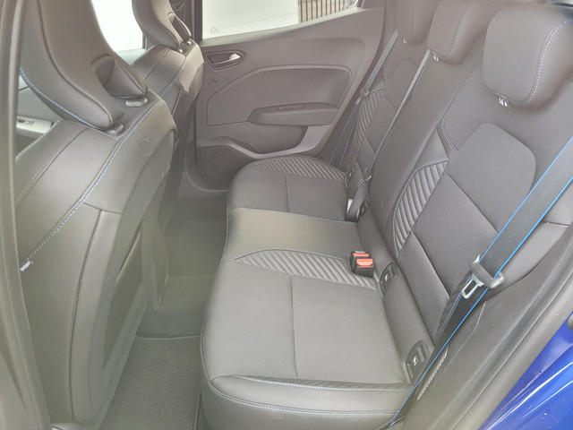 Foto 4 van Renault Clio 1.6 E-Tech Full Hybrid 145 esprit Alpine | Bose Audio | Dode Hoek Detectie | Groot Navi