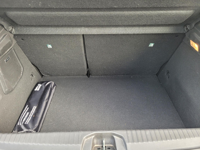 Foto 3 van Renault Clio 1.6 E-Tech Full Hybrid 145 esprit Alpine | Bose Audio | Dode Hoek Detectie | Groot Navi