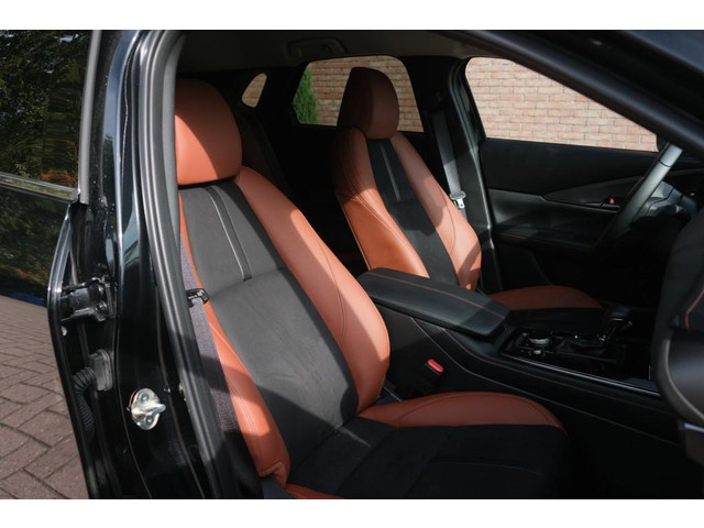 Foto 5 van Mazda CX-30 2.5 e-SkyActiv-G M Hybrid 140pk Aut. Nagisa - Head-up display - Bose - Adaptieve cruise
