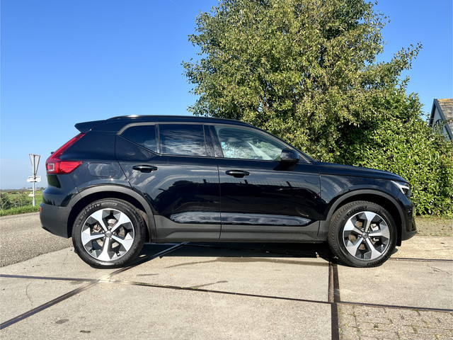 Foto 3 van Volvo XC40 2.0 B4 Plus Dark (bj 2024, automaat)