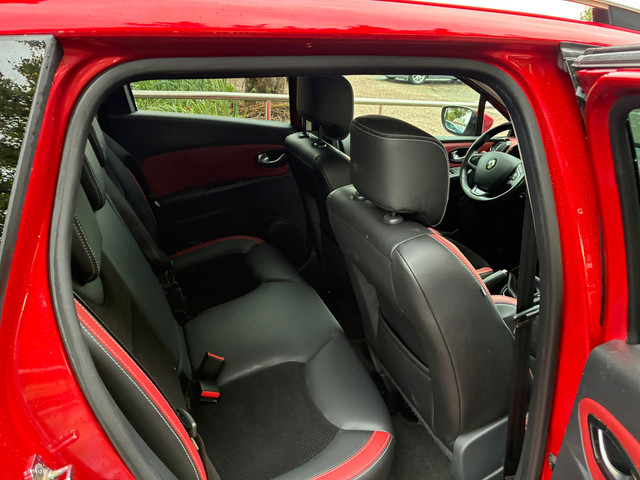 Foto 9 van Renault Clio Estate 1.2 TCe Intens | Half leder + Cruise + Clima nu € 5.975,-!!!