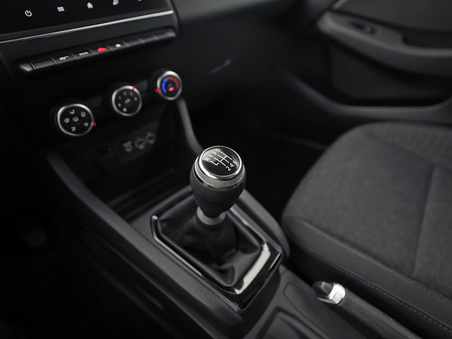 Foto 6 van Renault Clio 1.0 TCe 90 Equilibre (APPLE CARPLAY, GROOT NAVI, CRUISE, SPORTSTOELEN, LANE ASSIST, NIE