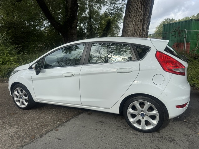 Foto 10 van Ford Fiesta 1.25 Titanium Leer Climate 1e eigen. (bj 2012)