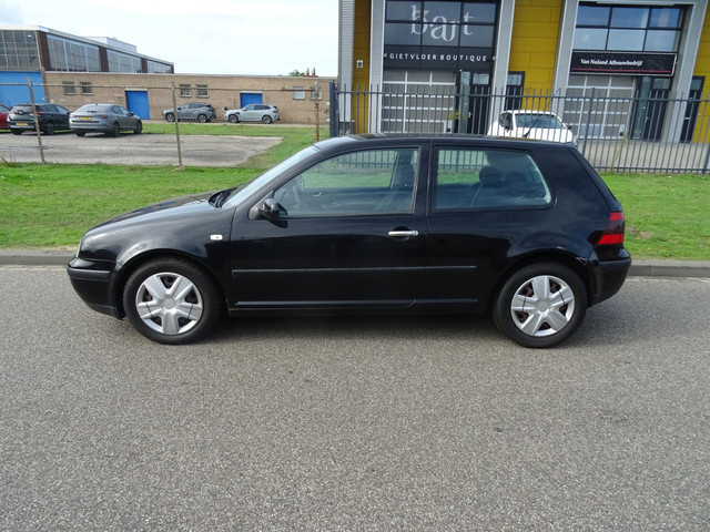 Foto 8 van Volkswagen Golf 1.4-16V