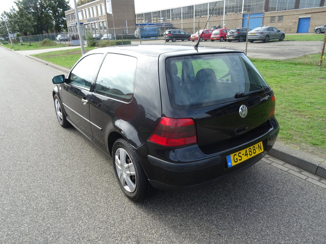 Foto 7 van Volkswagen Golf 1.4-16V
