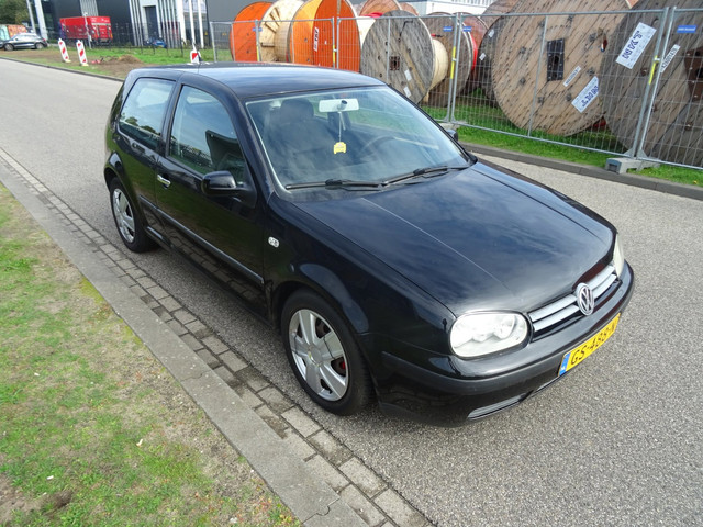 Foto 3 van Volkswagen Golf 1.4-16V