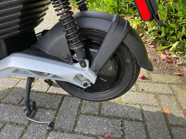Foto 6 van Piaggio One 45 km Elektrische Scooter DEMO BETAAL met in3