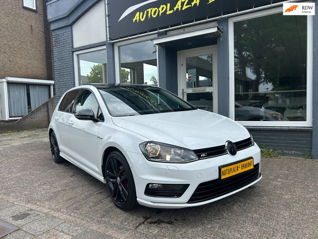 Foto 9 van Volkswagen Golf 1.2 TSI R-LINE / CLIMAT / PANODAK /PDC / STOELVW