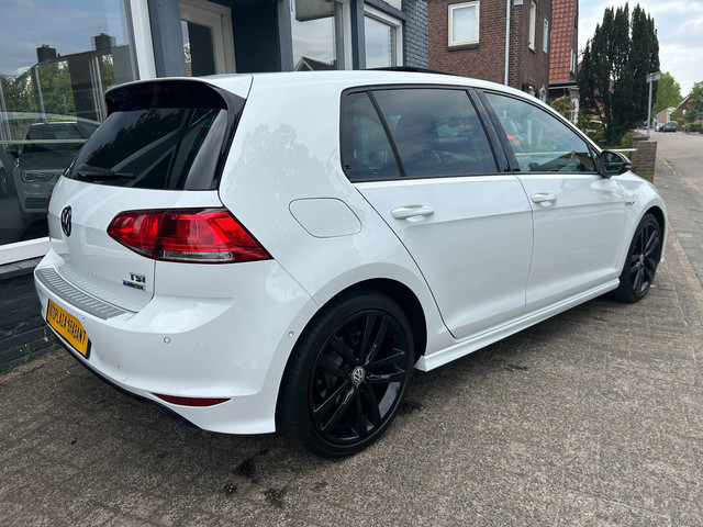 Foto 6 van Volkswagen Golf 1.2 TSI R-LINE / CLIMAT / PANODAK /PDC / STOELVW