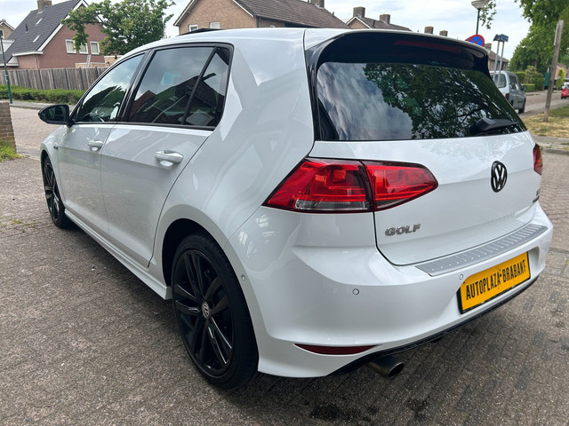 Foto 3 van Volkswagen Golf 1.2 TSI R-LINE / CLIMAT / PANODAK /PDC / STOELVW
