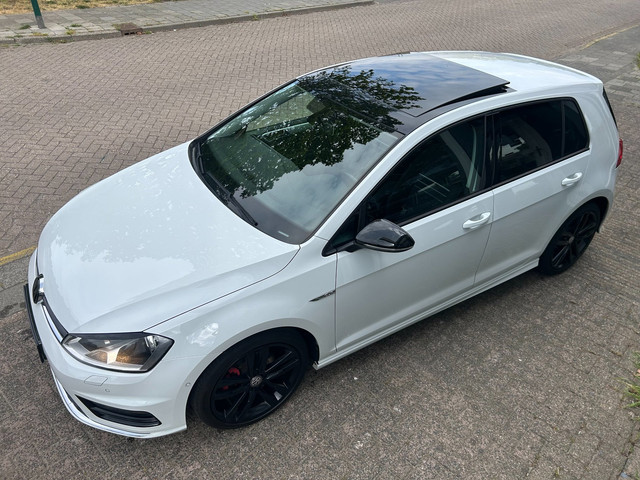 Foto 2 van Volkswagen Golf 1.2 TSI R-LINE / CLIMAT / PANODAK /PDC / STOELVW