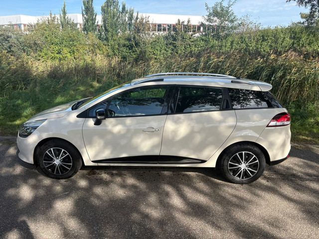 Foto 8 van Renault Clio Estate 1.2 Dynamique Airco Pdc Achter Cruise Navi Automaat Mist Lampen Voor