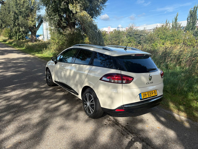 Foto 7 van Renault Clio Estate 1.2 Dynamique Airco Pdc Achter Cruise Navi Automaat Mist Lampen Voor