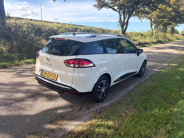 Foto 4 van Renault Clio Estate 1.2 Dynamique Airco Pdc Achter Cruise Navi Automaat Mist Lampen Voor