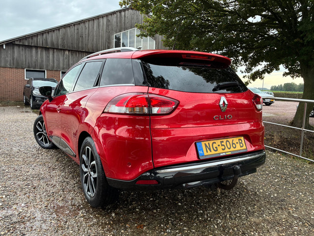 Foto 2 van Renault Clio Estate 1.2 TCe Intens | Half leder + Cruise + Clima nu € 5.975,-!!!