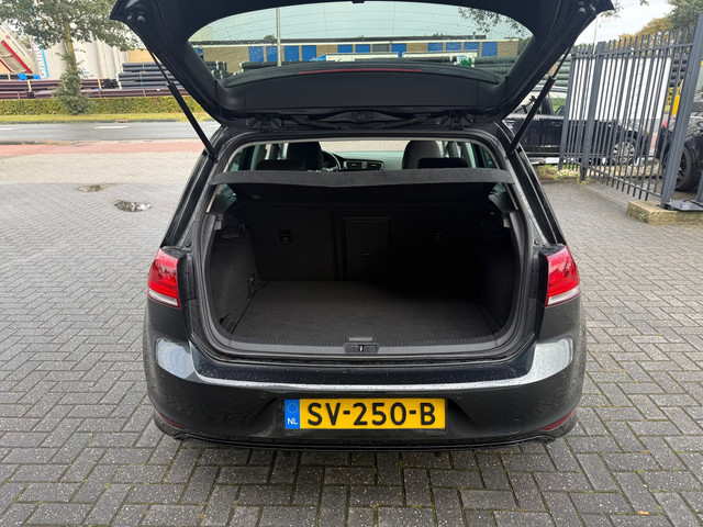 Foto 4 van Volkswagen Golf 1.4 TSI Connected Series