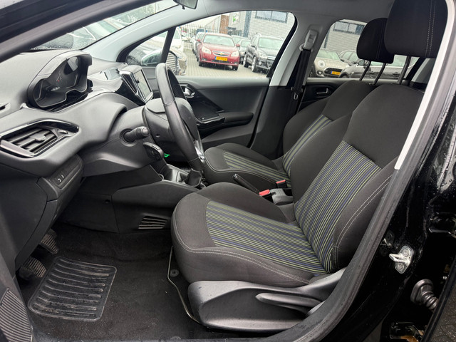 Foto 2 van Peugeot 208 1.2 PureTech Urban Soul | nieuwe Distributie.