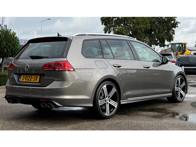 Foto 7 van Volkswagen Golf Variant R 2.0 / PANO / LEER / ACC / DYN AUDIO