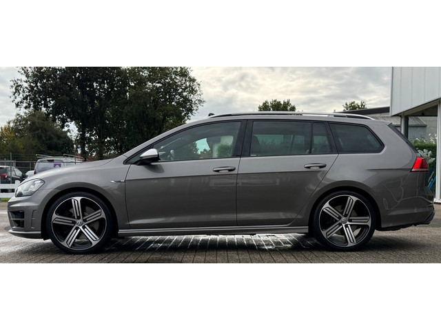 Foto 4 van Volkswagen Golf Variant R 2.0 / PANO / LEER / ACC / DYN AUDIO