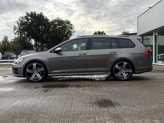 Foto 3 van Volkswagen Golf Variant R 2.0 / PANO / LEER / ACC / DYN AUDIO