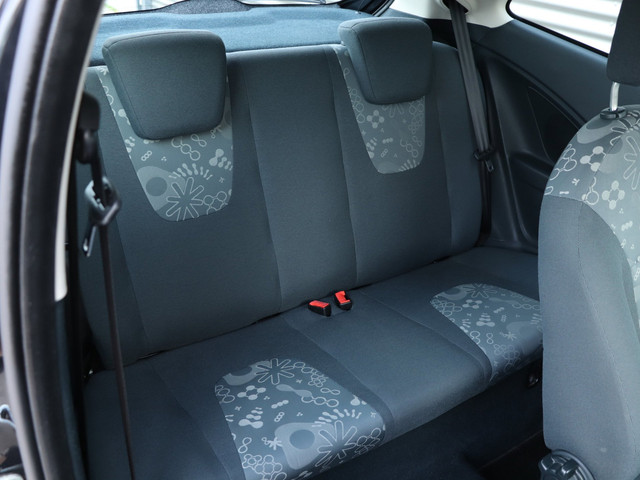 Foto 2 van Ford Ka 1.2 Style *Dealeronderh.*Airco*Bluetooth*