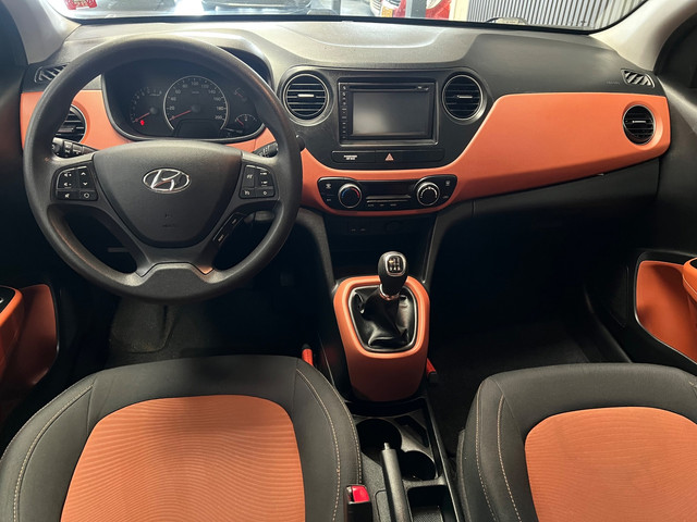 Foto 5 van Hyundai I10 1.0i Go! Airco - Nav - NAP - Cruise Cntrl - Bleutooth - Start/Stop - Goed onderhouden au