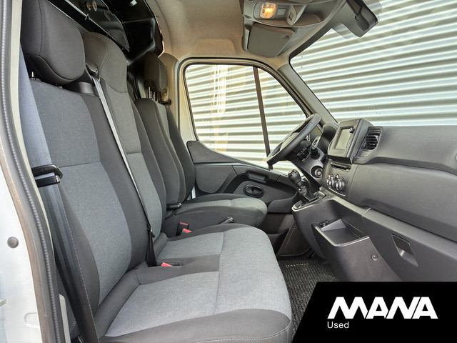 Foto 5 van Renault Master T35 2.3 dCi 135 L2H2 Airco Bluetooth Sensoren Radio