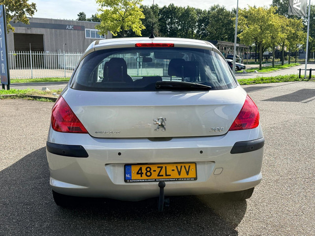 Foto 6 van Peugeot 308 1.6 VTi XS|Nieuw APK|NAP|Airco|Trekhaak|P Sensor|