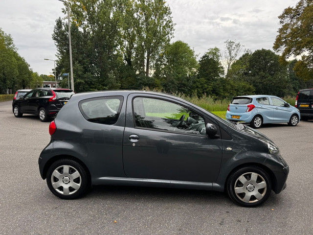Foto 8 van Toyota Aygo 1.0-12V +|AIRCO|ELEKRAMEN|STUURBEKR|APK27-09-2027|INRUILKOOPIE