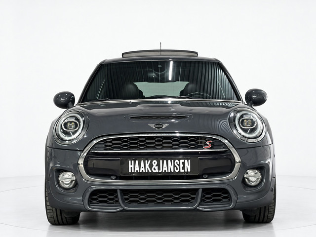 Foto 6 van Mini 5-Deurs 2.0 Cooper S JCW 192PK Automaat Pano Leder