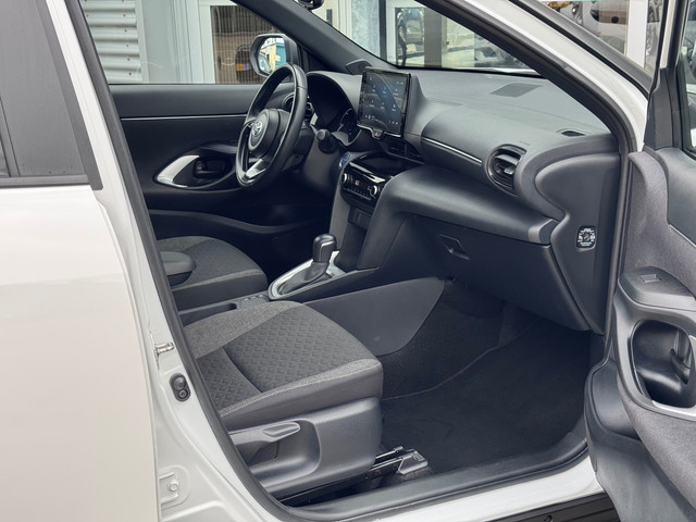 Foto 6 van Toyota Yaris Cross 1.5 Hybrid Dynamic Navi / Carplay / A.Cam / Org-Ned
