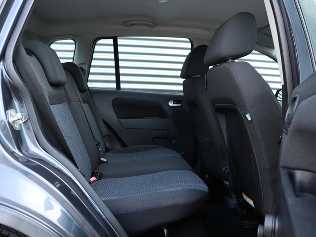 Foto 2 van Ford Fusion 1.4-16V Futura *Airco*