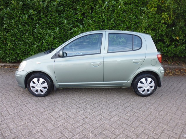 Foto 10 van TOYOTA YARIS 1.3 VVT-i Sol ELEKTRA PAKKET AIRCO