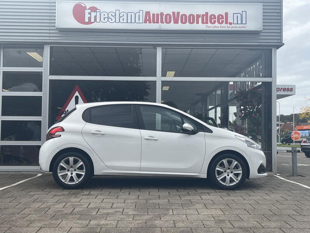 Foto 10 van Peugeot 208 1.0 PureTech Access /5 drs/Cruise/Airco/Onderhouds hist.