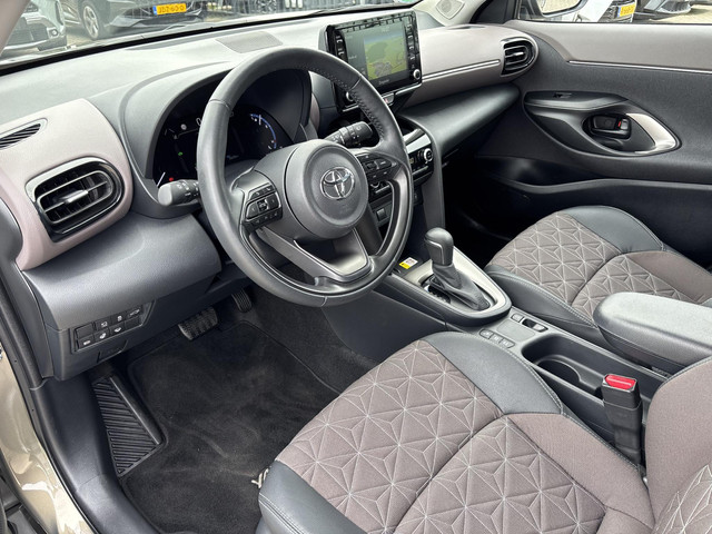 Foto 4 van Toyota Yaris Cross 1.5 Hybrid Executive | Rondomzicht Camera | Stoel & Stuurwiel verwarmd | Parkeers