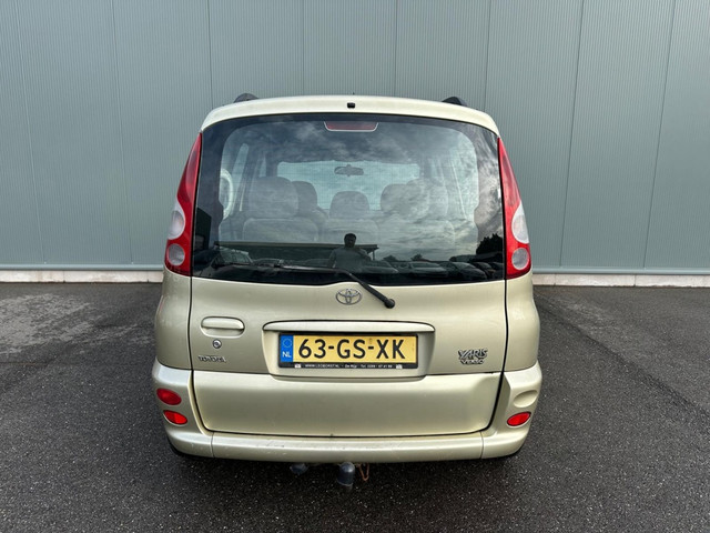 Foto 6 van Toyota Yaris Verso 1.5-16V VVT-i Sol AIRCO | NAP !