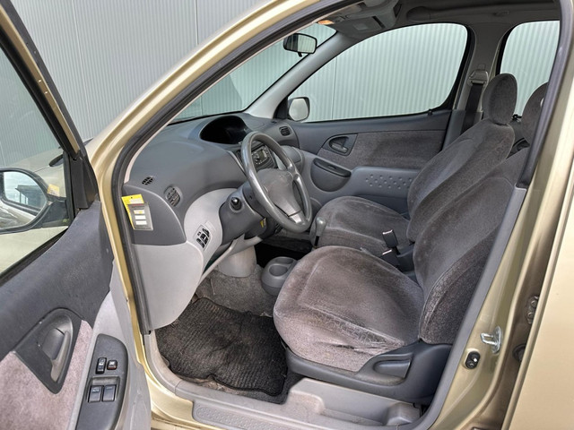 Foto 7 van Toyota Yaris Verso 1.5-16V VVT-i Sol AIRCO | NAP !
