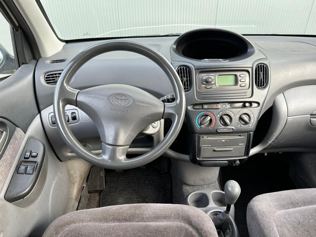 Foto 8 van Toyota Yaris Verso 1.5-16V VVT-i Sol AIRCO | NAP !