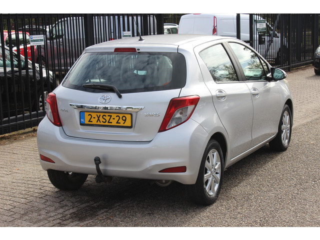 Foto 10 van Toyota Yaris 1.0 VVT-i Aspiration, Airco, Trekhaak!