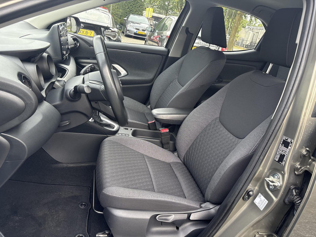 Foto 4 van Toyota Yaris 1.5 Hybrid First Edition **TREKHAAK/ KEYLESS/ PARKEERCAMERA**