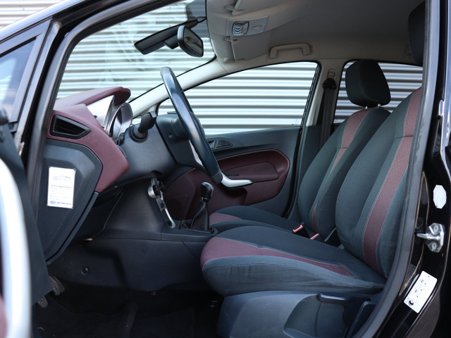 Foto 7 van Ford Fiesta 1.25 Titanium *Klimaatreg.*Parkeersens.*
