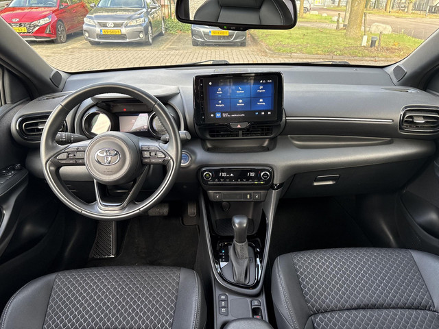 Foto 5 van Toyota Yaris 1.5 Hybrid Executive **DODEHOEK DETECTIE/ STOELVERWARMING/ KEYLESS**